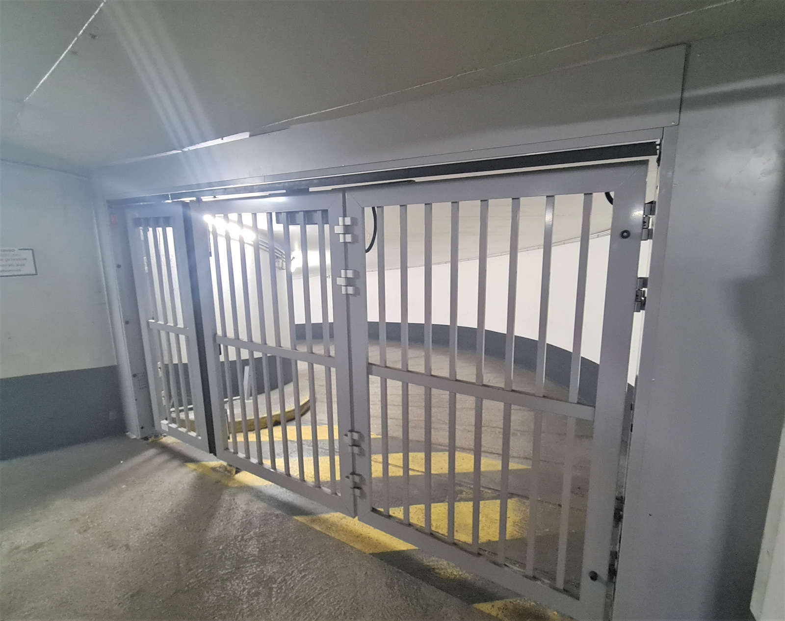 Image_, Parking, Hyères, ref :TBA917